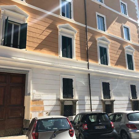 Cavour Suites Guest House Рим Экстерьер фото