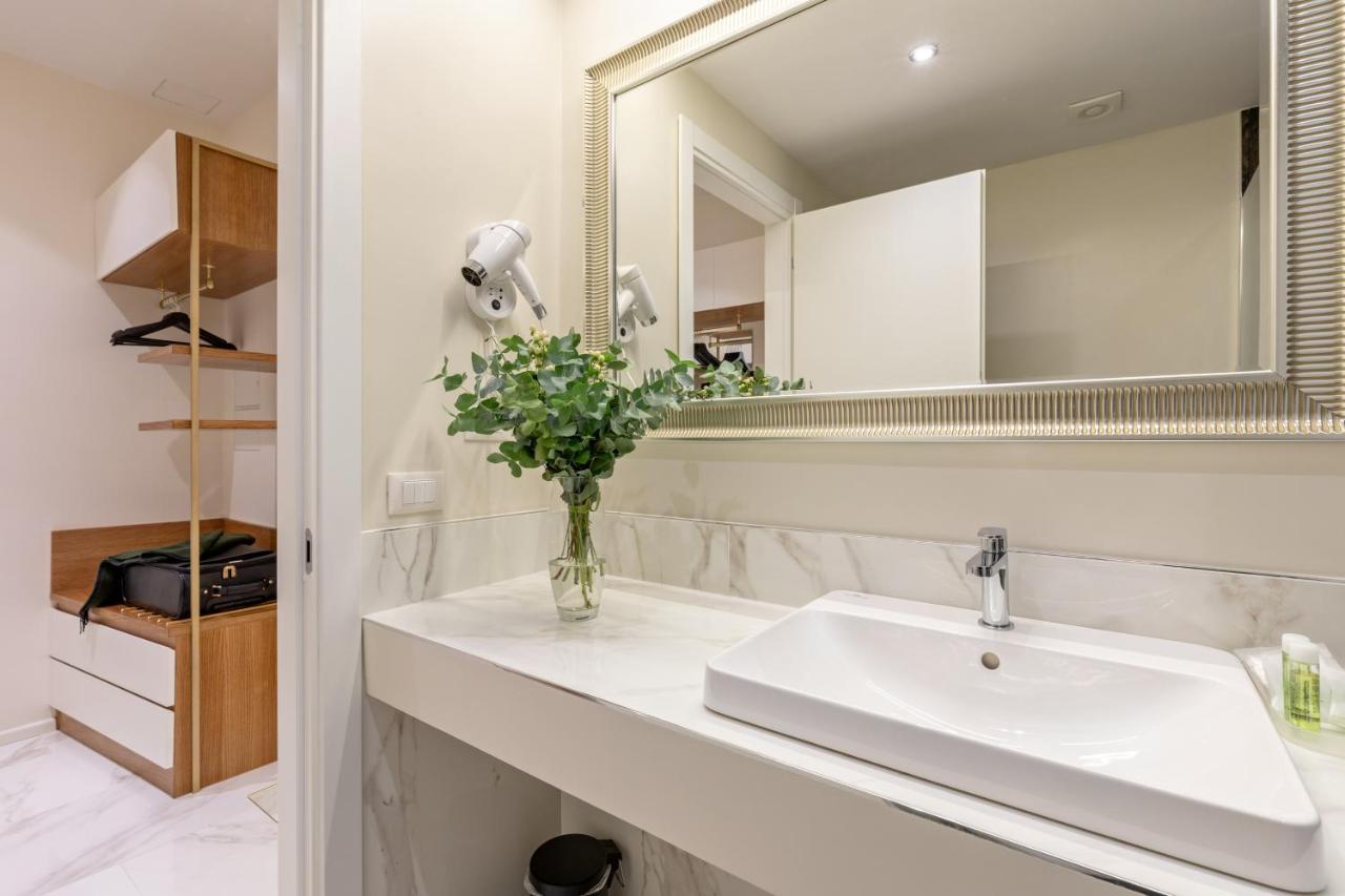 Cavour Suites Guest House Рим Экстерьер фото