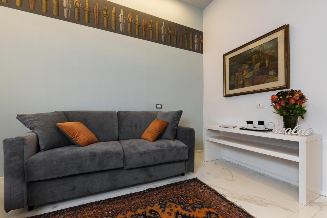 Cavour Suites Guest House Рим Экстерьер фото