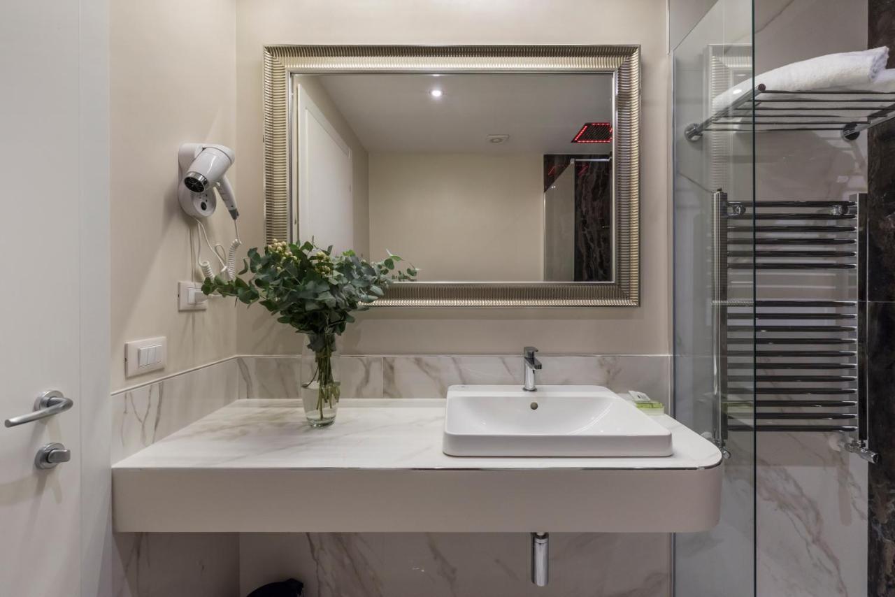 Cavour Suites Guest House Рим Экстерьер фото