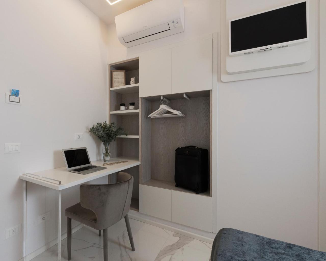 Cavour Suites Guest House Рим Экстерьер фото
